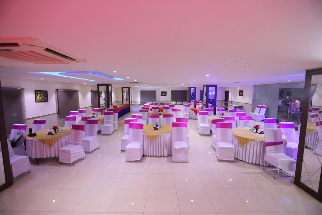 Airport Hotel Bollywood Paradise Neu-Delhi Exterior foto