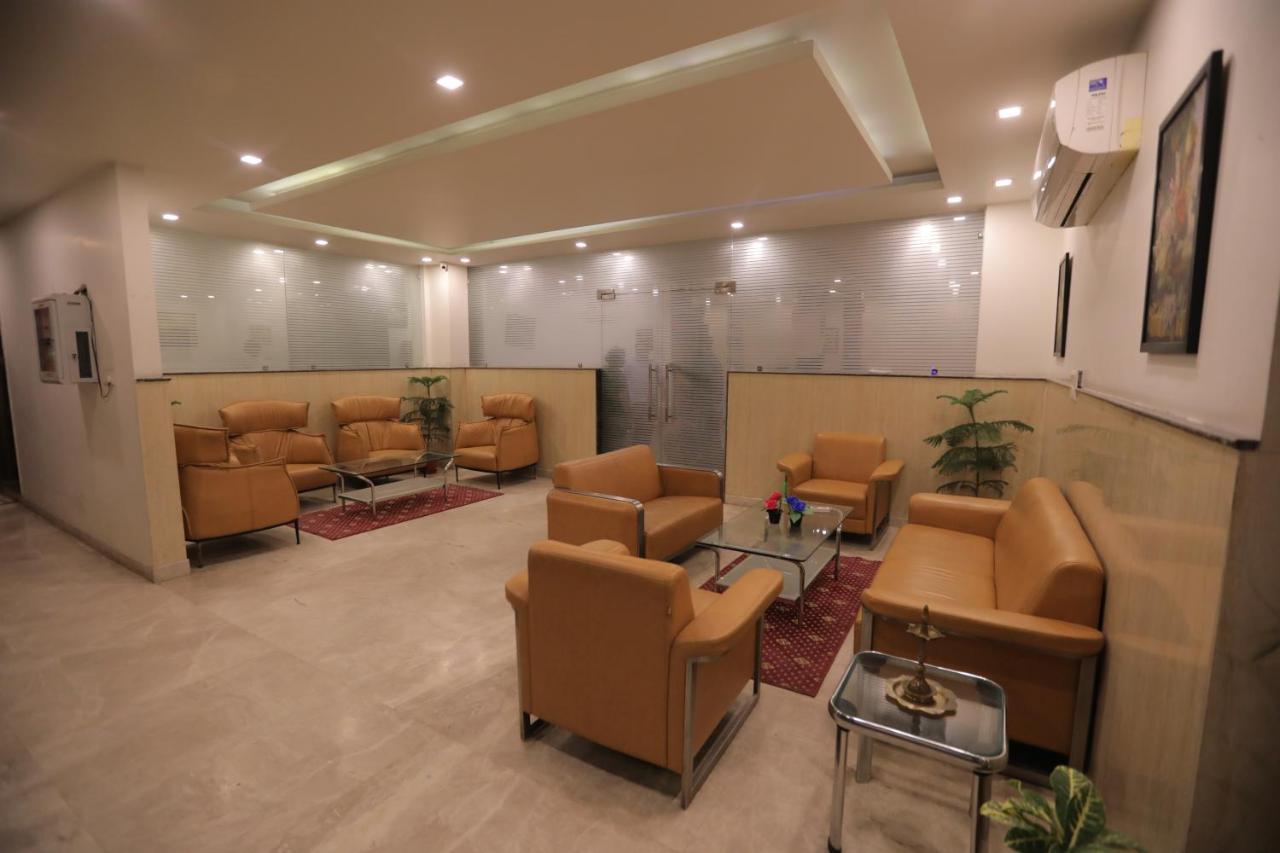 Airport Hotel Bollywood Paradise Neu-Delhi Exterior foto
