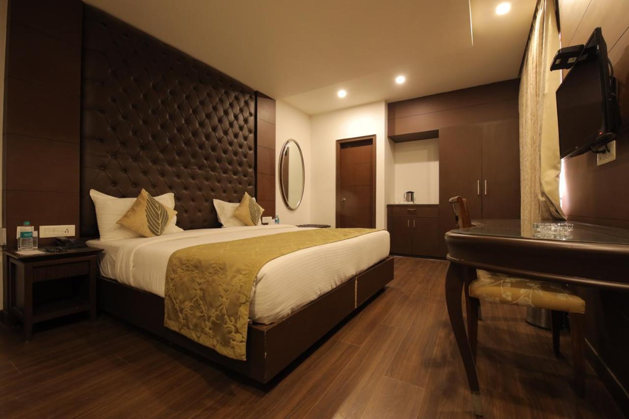 Airport Hotel Bollywood Paradise Neu-Delhi Exterior foto