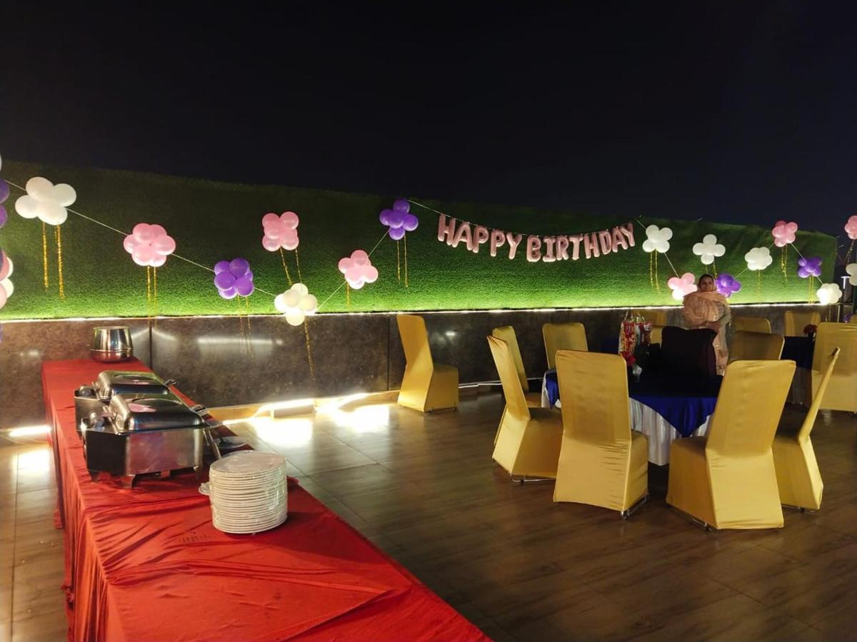 Airport Hotel Bollywood Paradise Neu-Delhi Exterior foto